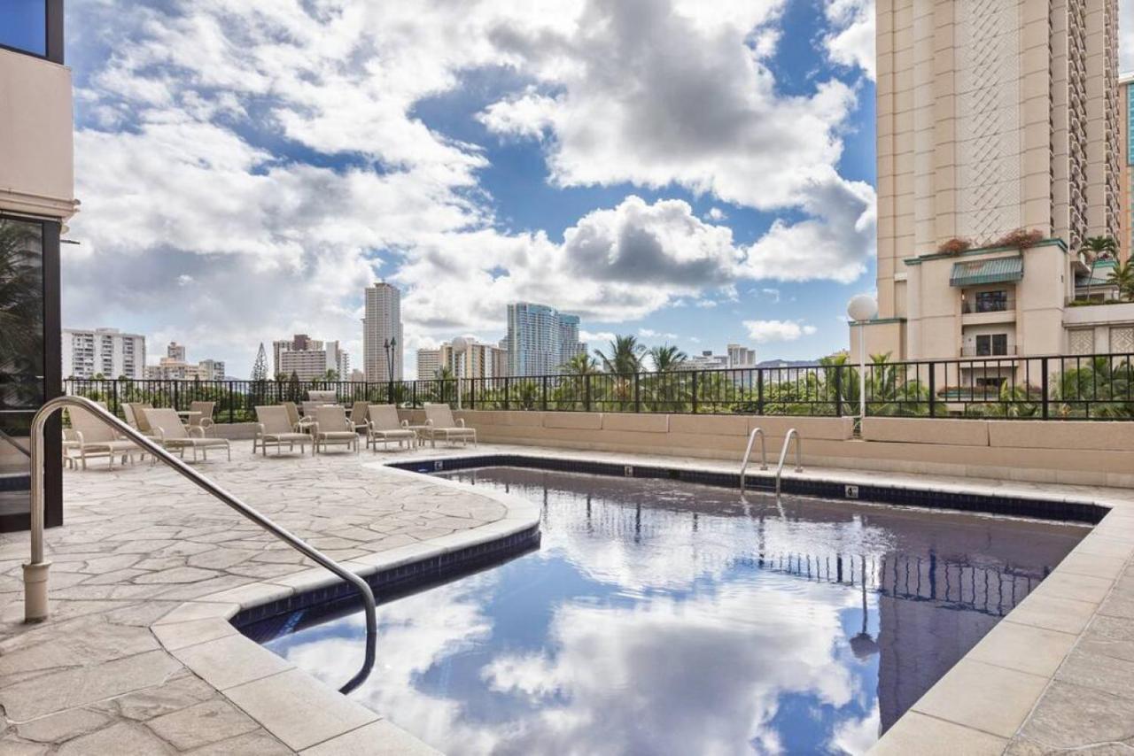 Вилла Incredible Location Free Parking In Waikiki Гонолулу Экстерьер фото