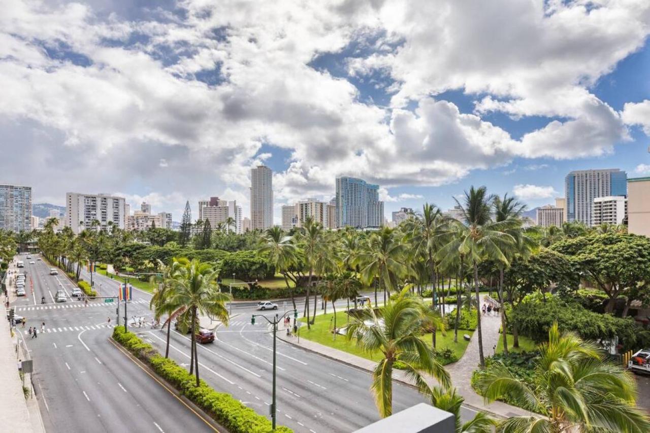 Вилла Incredible Location Free Parking In Waikiki Гонолулу Экстерьер фото