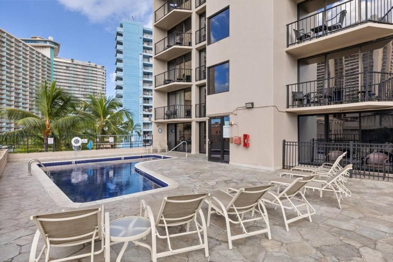 Вилла Incredible Location Free Parking In Waikiki Гонолулу Экстерьер фото